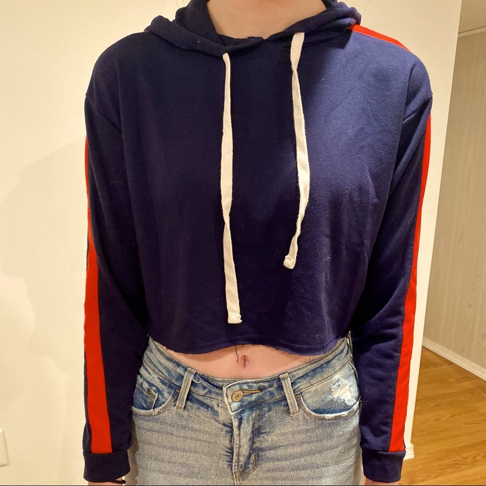 2/$25 Cropped hoodie